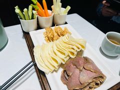 -江城小馆陕南妈妈菜·全球旅行餐厅(钟楼店)