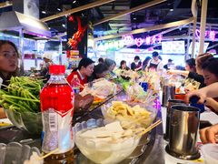 自助取餐区-轩于鲜旋转小火锅(天虹商场木渎店)