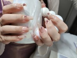 -尤米一站式美甲美睫