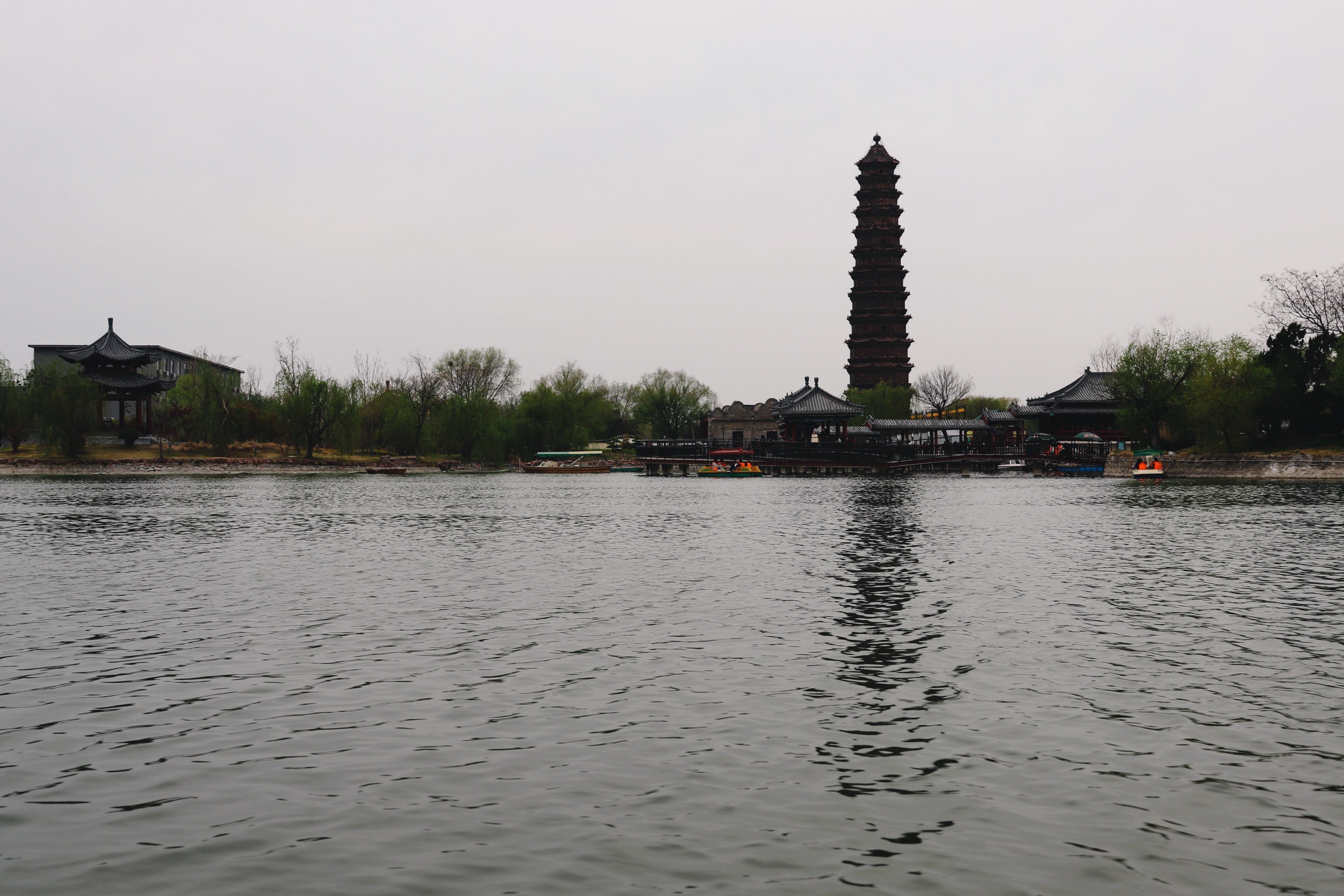 在河大上学时,每日眺望铁塔,那时候还可以