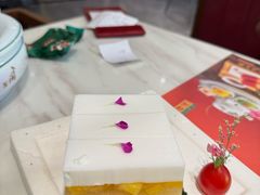 香芒夹心椰汁糕-悦得闲广式点心茶楼(蓝鲸世界店)