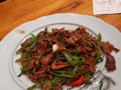 -老滇山寨•云南特色菜•地方菜•民族风情歌舞表演(金碧店)