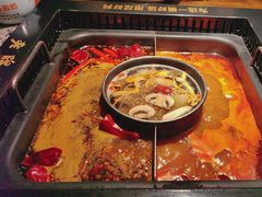-老牌坊云南鱼豆花火锅(哈西万达店)