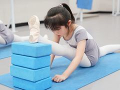 -艺彩童馨舞蹈培训学校(西湖道校区)
