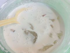 -志龙皇冠吃货椰子铺