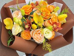 -何兮花店·气球派对鲜花店(马桥银春路万科城店)