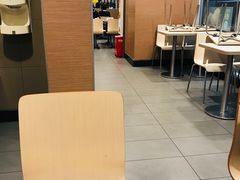 -麦当劳(轻轨曹杨路店)