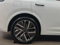 -理想汽车(世纪汇店)
