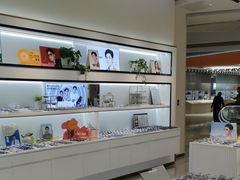 -J-Optical佳视明眼镜·蔡司视觉(青岛金茂览秀城店)