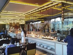 -大中华希尔顿酒店-念自助餐·嗨啤·小龙虾