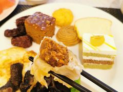 -乌兰湖畔草坪轻奢营地