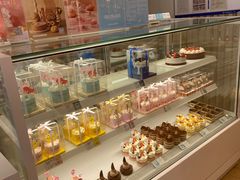 面包甜点陈列柜-好利来(望京中福店)
