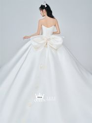点击看大图 -艾拉·女王婚纱礼服馆