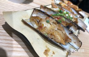 Garlic Roasted Clams