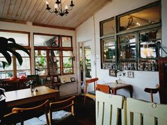 靠窗位-懒鱼时光馆(沙坪坝店)