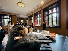 -Nathalie Djurberg与Hans Berg“牛皮纸包裹的月亮”-Prada荣宅当季展览
