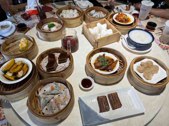 隆隆金大茶楼(明珠广场店)-"本来想去海珍的,为了紫米肠和榴莲蛋还是