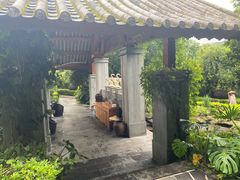 -腾冲洞山温泉村