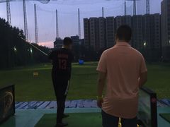 -仙霞高尔夫练习场-停车场