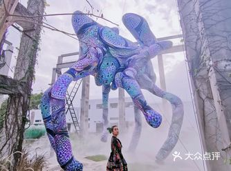 最近看过最酷的展|外星生物遇上数字蝴蝶