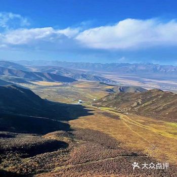 所谓站得高、看得远,看得远才能走得稳,达坂山观景台