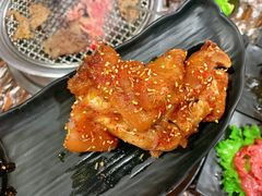 烤猪蹄-啊美丽炭火烤肉(滑翔一店)