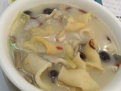 浓汤鲜菌浸鱼肚-文记壹心鸡(宝华路店)