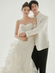 -至臻微拉婚纱摄影