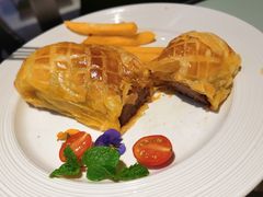 雀牌威灵顿牛排-開籠雀冰室(同和金铂店)