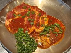 秘制黑猪排-合易泓烤肉•首创生椰大油边(宁山路店)