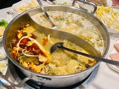 -德林酸菜鱼火锅(南丹店)
