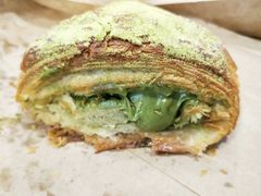抹茶可颂-Top Impression Bakery Wolli Creek