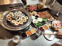 -围炉肉舍•炭烤活鳗•丹东海鲜烤肉(步行街店)