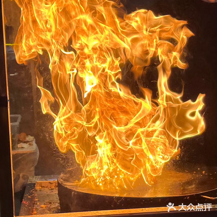 湘🌶️味烧烤届的天花板🔥没人会拒绝的烤蚂蚱🦗