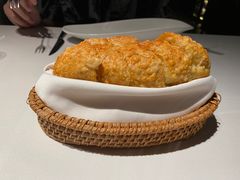 招牌黄油蒜香面包-Oyster Talks 四度蚝法餐厅