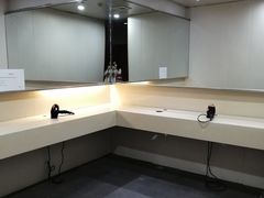 -小海豚国际游泳培训中心(松江九亭店)