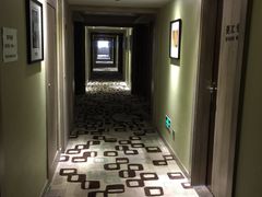 -西安大雁塔科技大学地铁站亚朵酒店