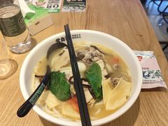 -蒙自源米线大王(花园城商场店)