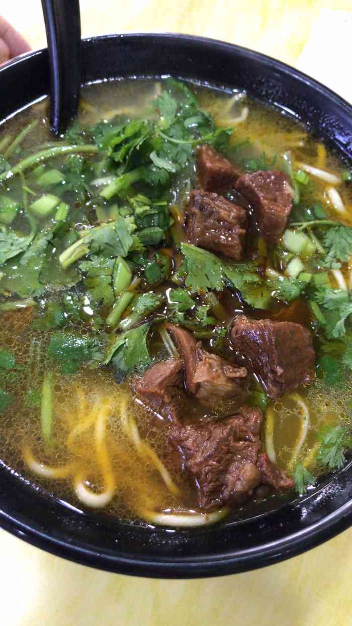 酸菜红烧牛肉面-"假期出门放风[偷笑],没想到竟然发现这么.