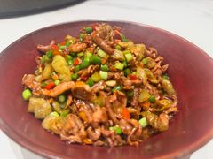 -阿瓦山寨·湘菜现炒·剁椒鱼头王(咸阳总店)