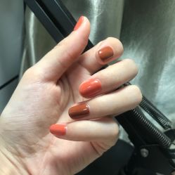 -花岐款式专研健康美甲沙龙