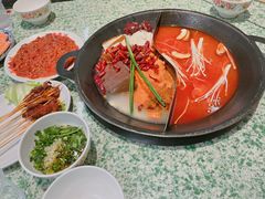 -肖婷姐大铁锅重庆火锅(南湖店)