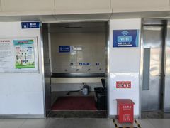 -小昆山服务区-停车场