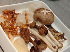 -菌自在·云南野生菌火锅(长安万达店)