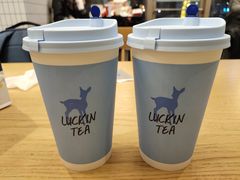 轻乳茶-瑞幸咖啡(龙湖北城天街北馆店)