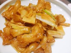 葱烧蹄筋-闫府私房菜·百年鲁菜(恒隆店)