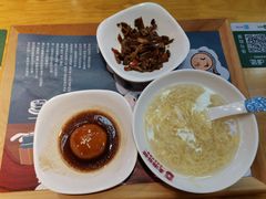 -呷佬·长沙手工米粉(金沙江路店)