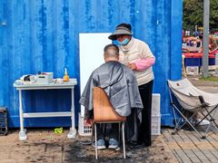 -雪绒花路停车场