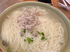 -亮亮面馆(经六路店)