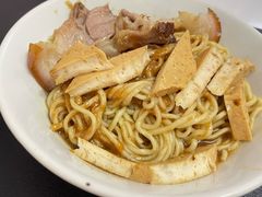 -松树干拌面店